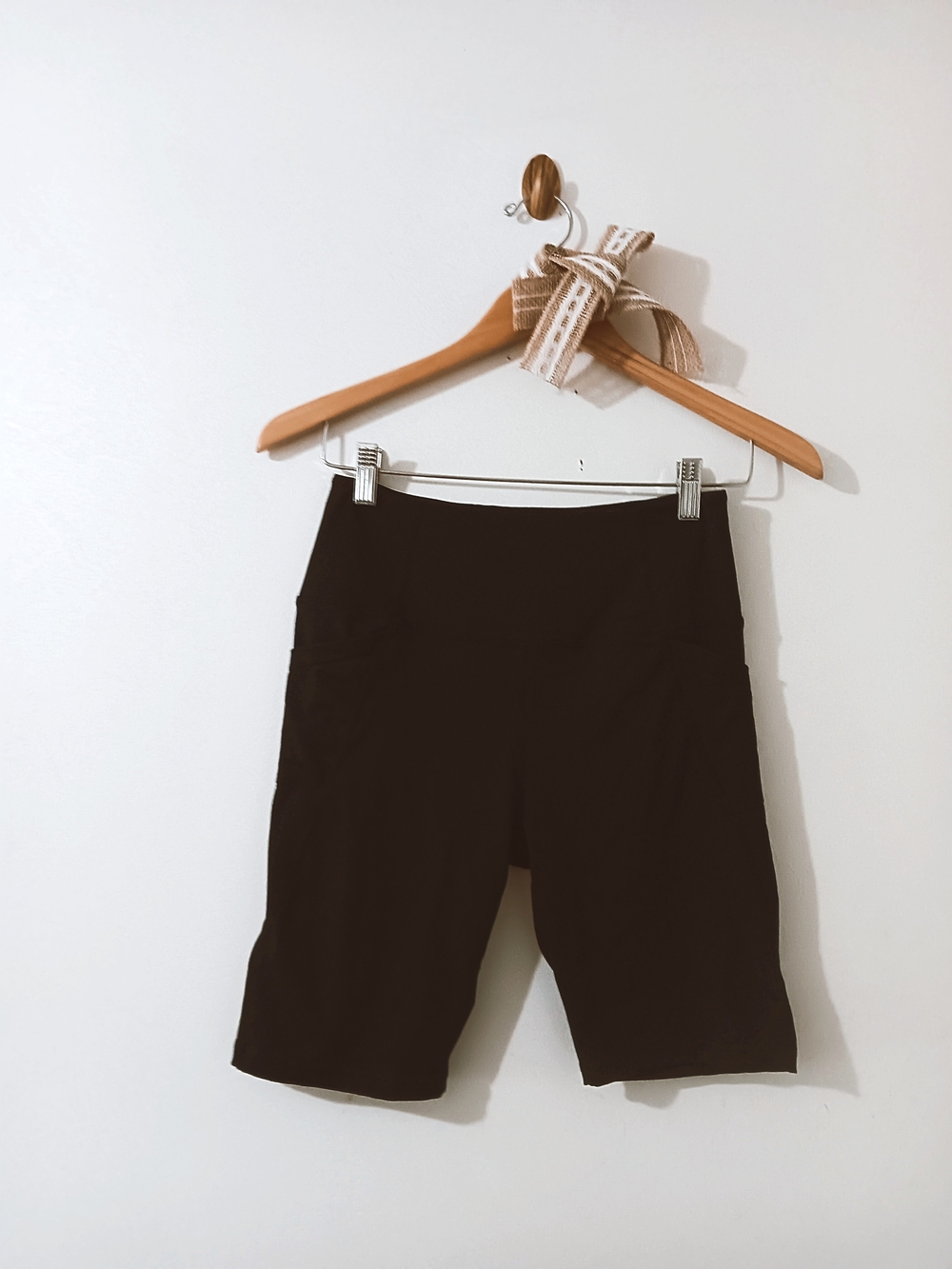 JUNE ADEL MITTOSHOP BLACK HIGH RISE MICROFIBER POCKETED 7" BIKE SHORTS SMALL